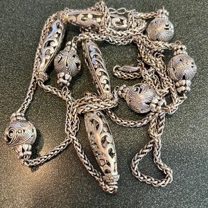 Silver vintage filigree necklace. Beautiful condition